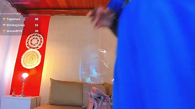 nikollsalas (F milf) - Wet my shirt