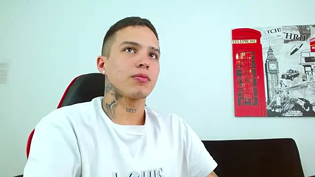 Cumandres18 live sex cam