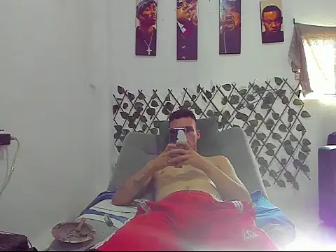 Latins_Boss webcam