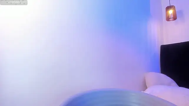 dolly_zoe webcam