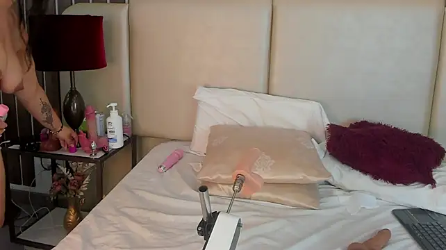 naomi_sinner webcam