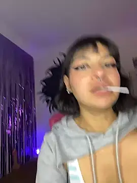 Larah_bell_uwu webcam