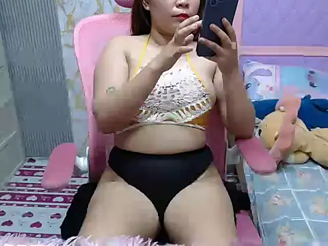 Hornyblaire18 webcam