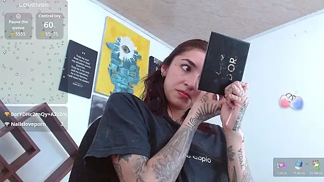 ZoeBakers_ webcam