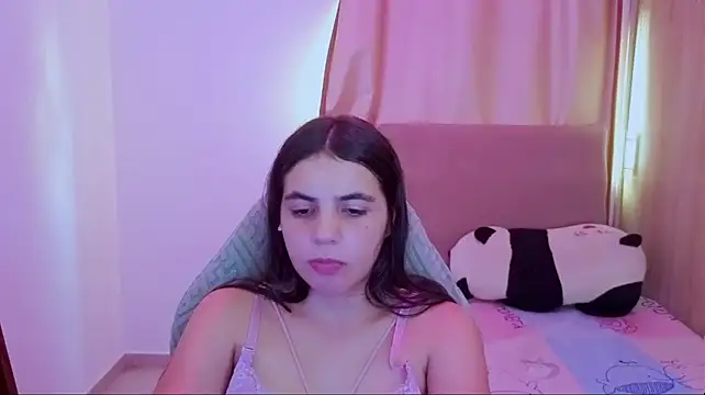 _elenna live cam on StripChat