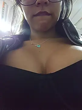 Pretty_roxxyy webcam