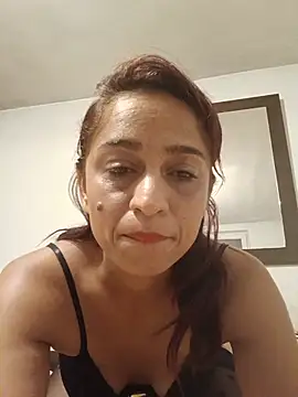 adelina_ale (F milf) - Show ass