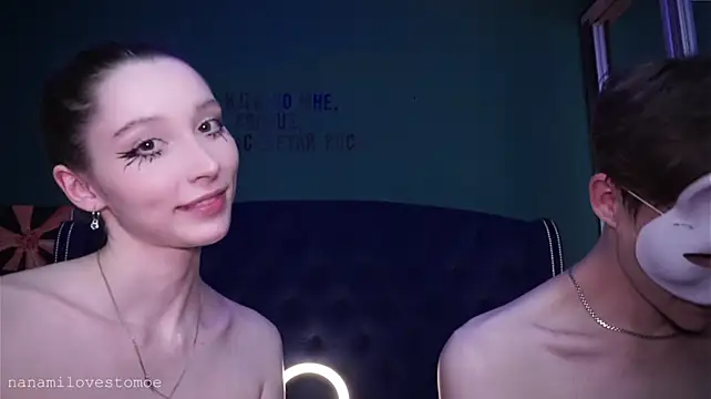 NanamiLovesTomoe live webcam