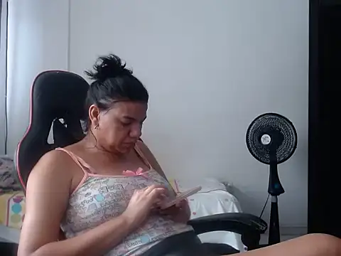 Adriana_0312 webcam