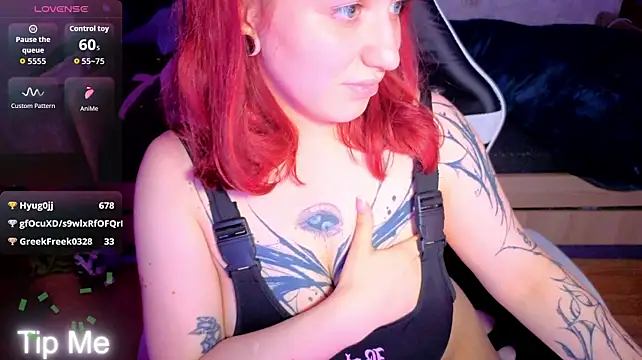 Mini_Lady1 webcam