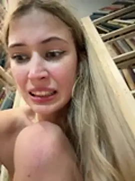 blonde_exe webcam