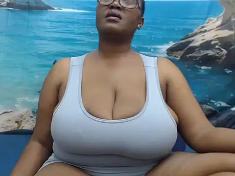 SexyBoobs44DD webcam