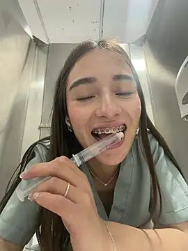 Sweet_Milaa1 webcam