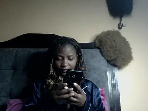 sexybaddie27 webcam