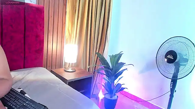 Yarha_Valois webcam