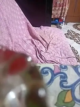 Tg_Pujaxccc webcam