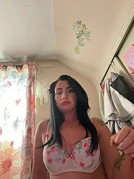 ValayaNoire webcam