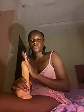 SassyPaulette webcam