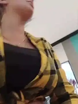 caroline_bennett webcam
