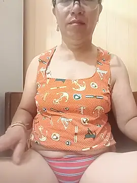 Chilly-wet live cam on StripChat