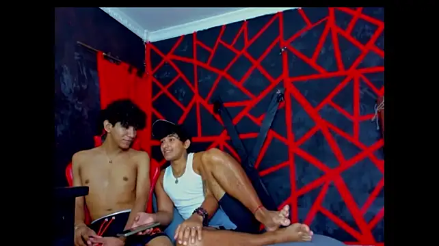 FRIENDS_LATINOS webcam
