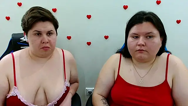 BeckyAndHellen webcam