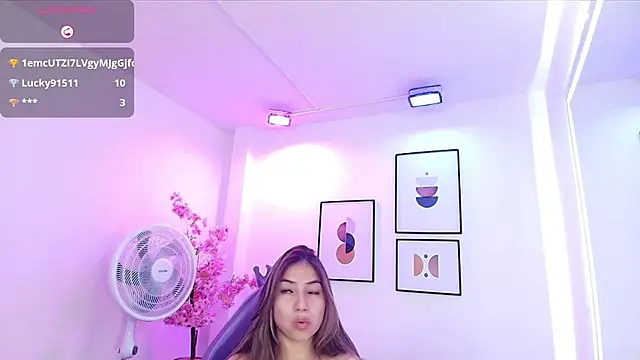 Ema_louis_ webcam
