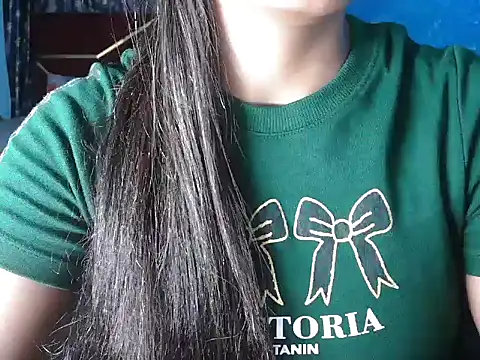 Cuteangle1 webcam