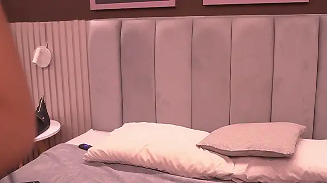 Susan_wall webcam