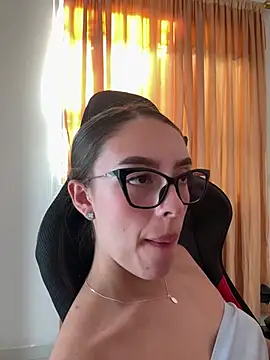 Laureen___ webcam