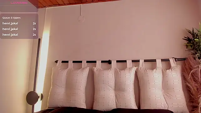 _zoe_3 webcam
