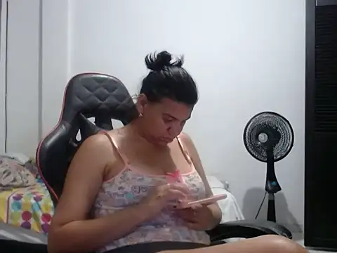 Adriana_0312 webcam