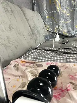 Maya_Cote webcam