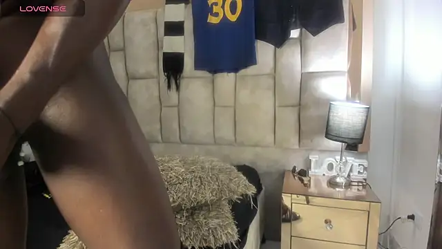 Titan_Moreno_ live sex cam