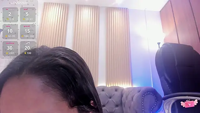 Shary_leon live cam on StripChat