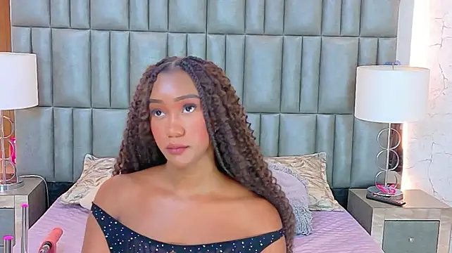 TylaWest webcam