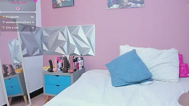 mia_gold_ webcam