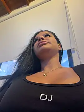 Elara_Luxe webcam