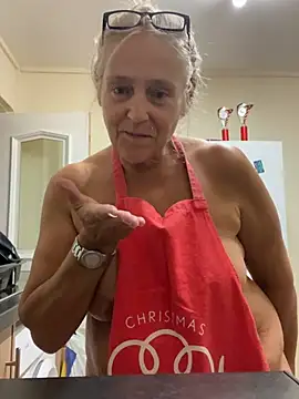 Blondnboujee53 webcam