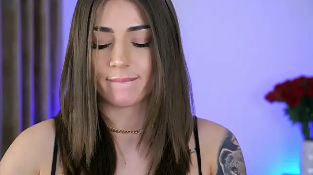 AishaSins webcam