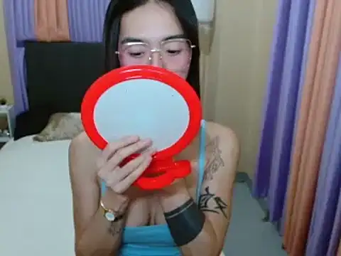 XxTsUncutAskaxX webcam
