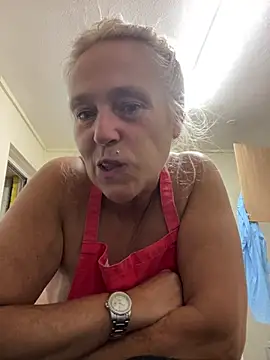 Blondnboujee53