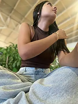 EmmiiGlow webcam