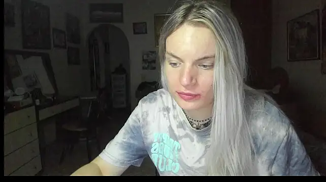 milliKira006 webcam