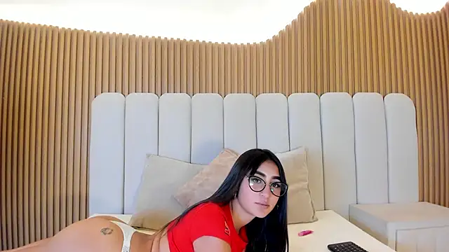 PetiteMia26 webcam