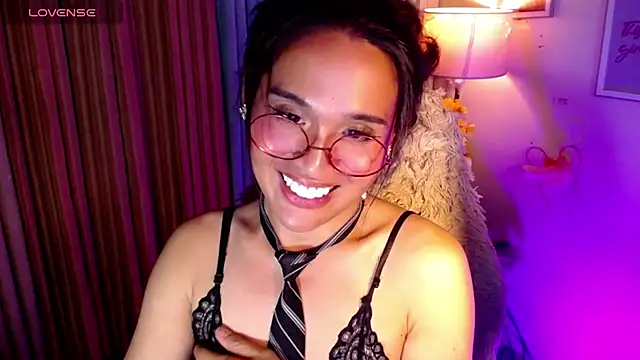 urmidnightcravingsxx webcam