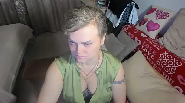MildMature webcam