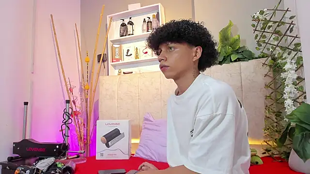 _taylor_black webcam