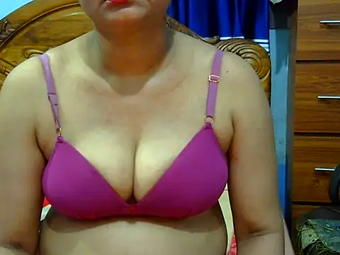Horny_Doll24 webcam