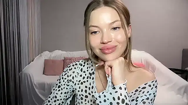 EmmyMills webcam